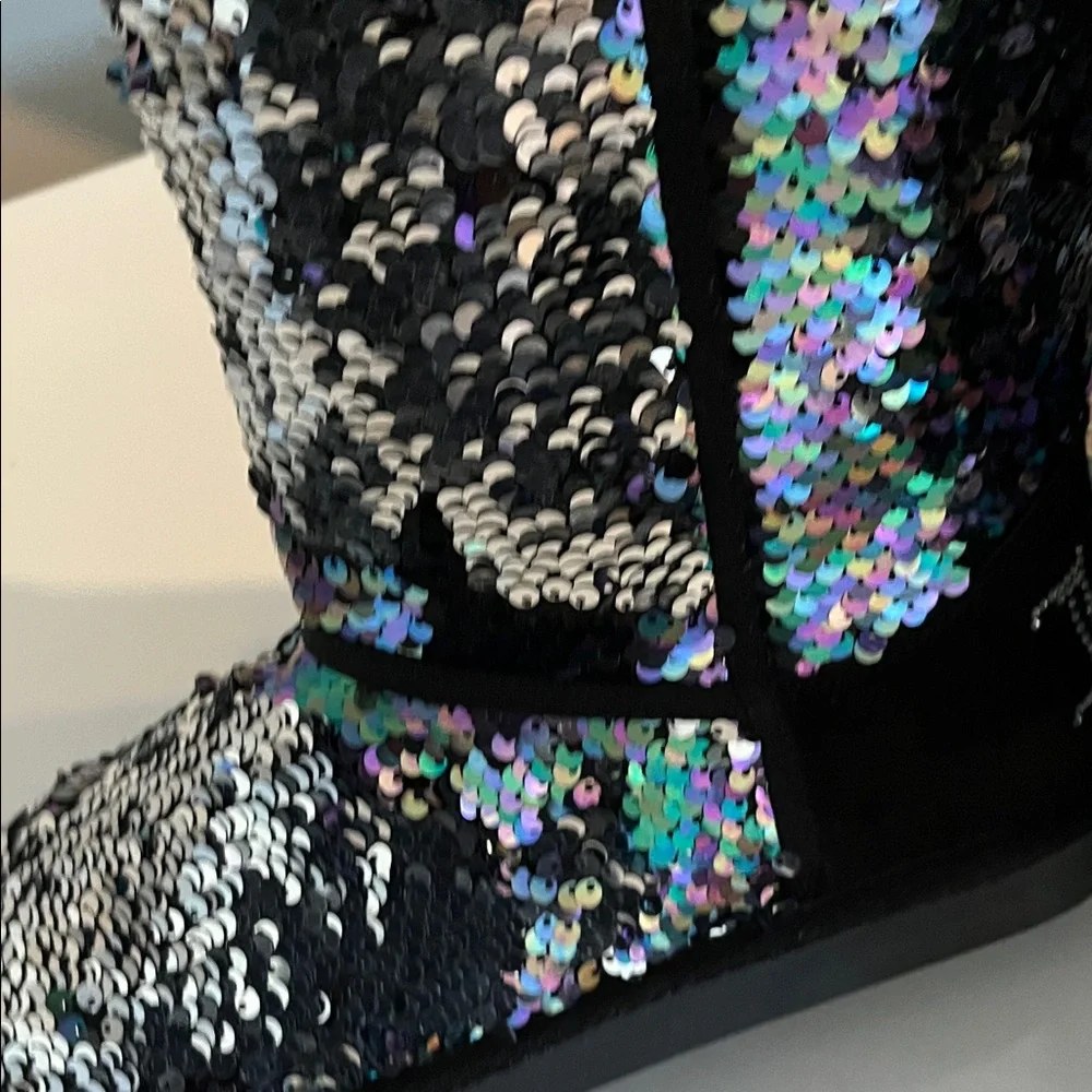 Juicy Couture Black‎ and Silver Sequin Winter Boots Size 8